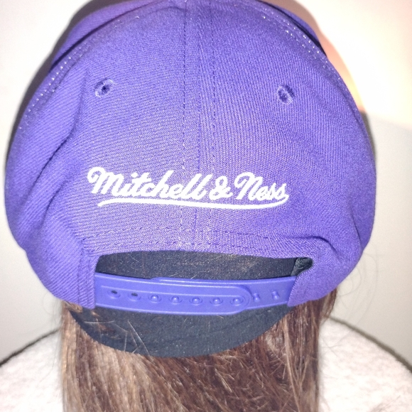 NBA Los Angeles Lakers Cap - Picture 3 of 7